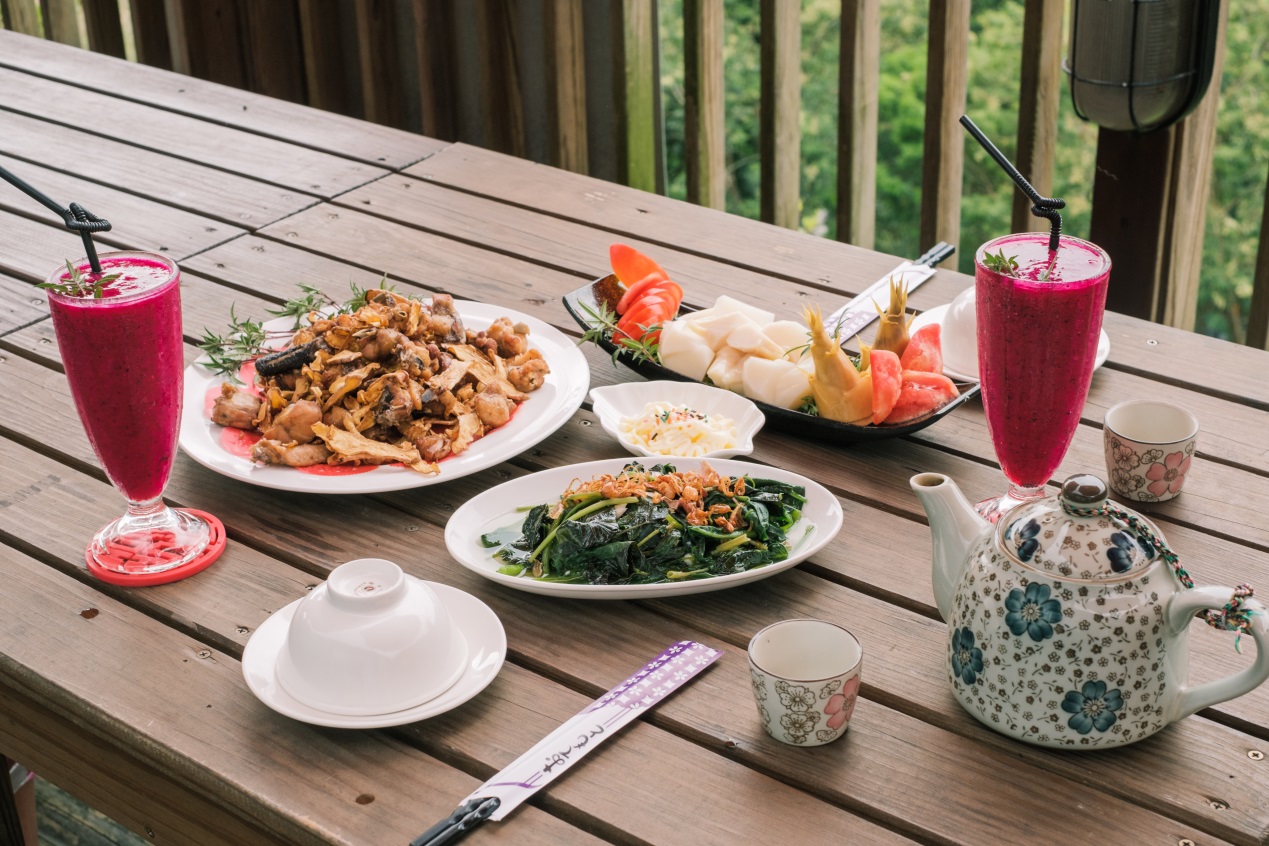 八里開心果園美食景觀餐廳