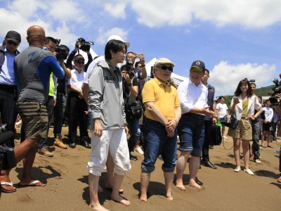 中角灣衝浪活動系列照片，共兩張