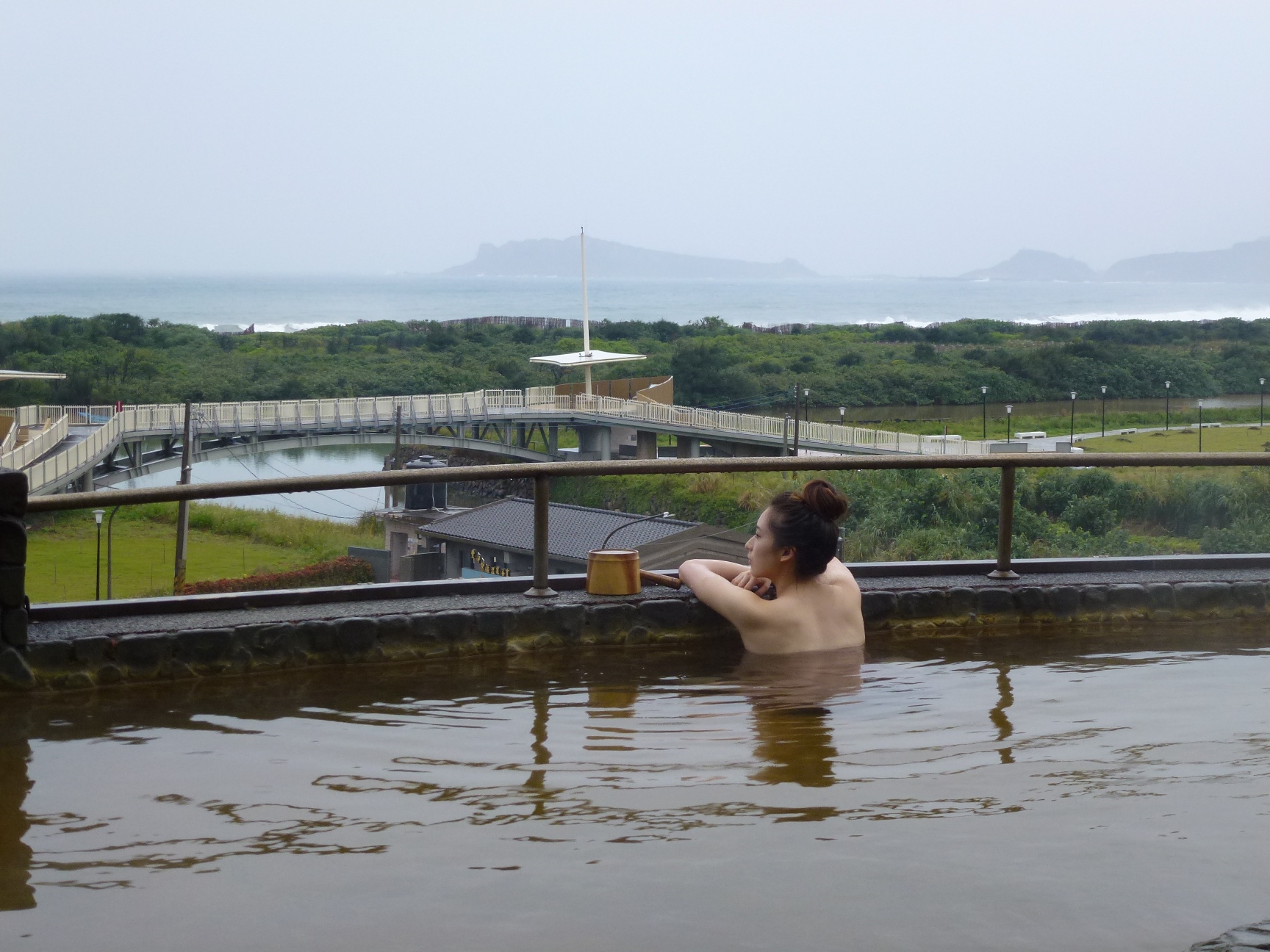 金山萬里溫泉泡湯