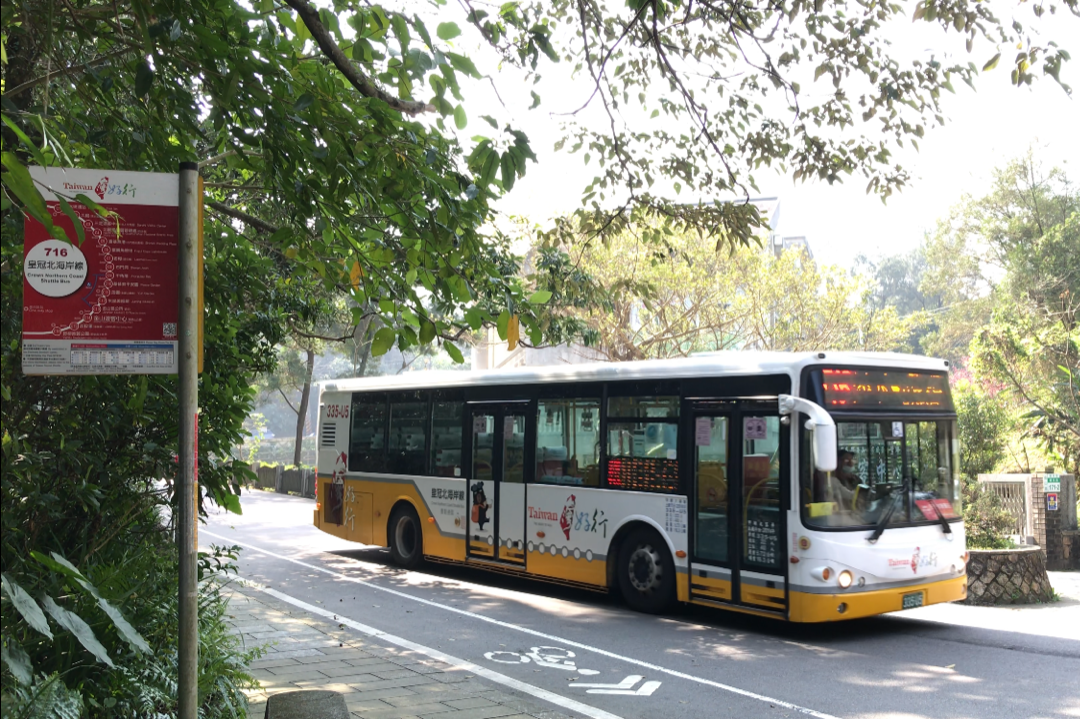 皇冠北海岸線低地板公車