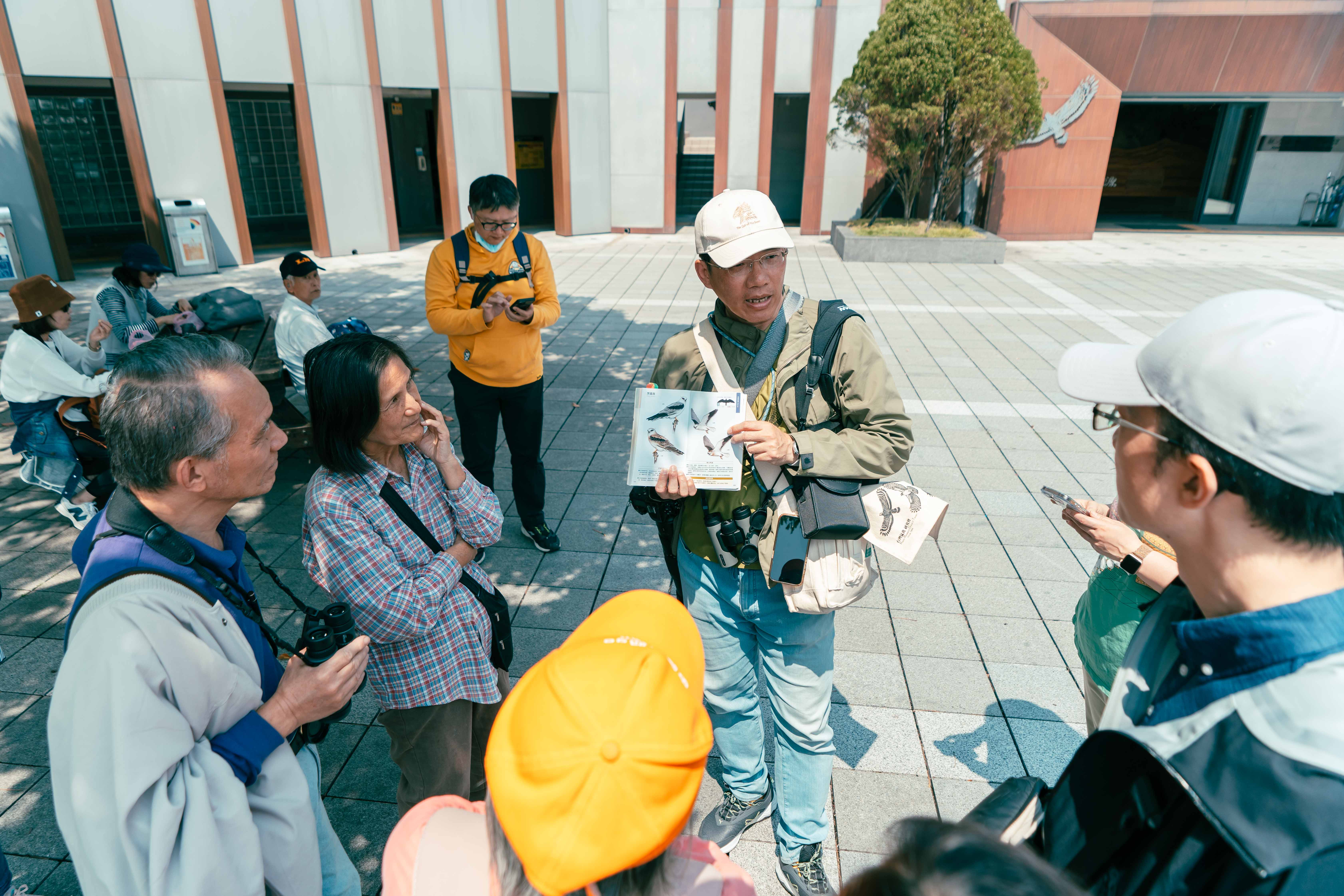 民眾踴躍參與生態賞鷹導覽
