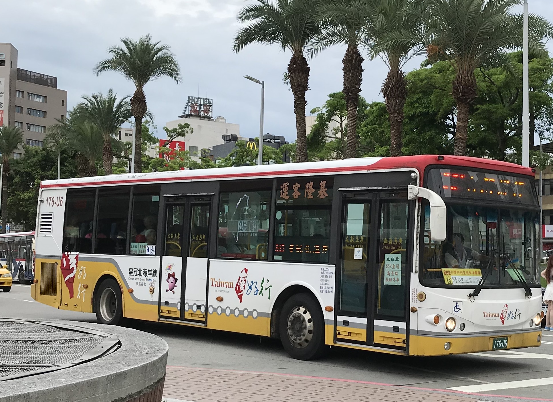 皇冠北海岸線低地板公車