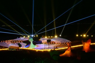 夜訪女王燈光步道