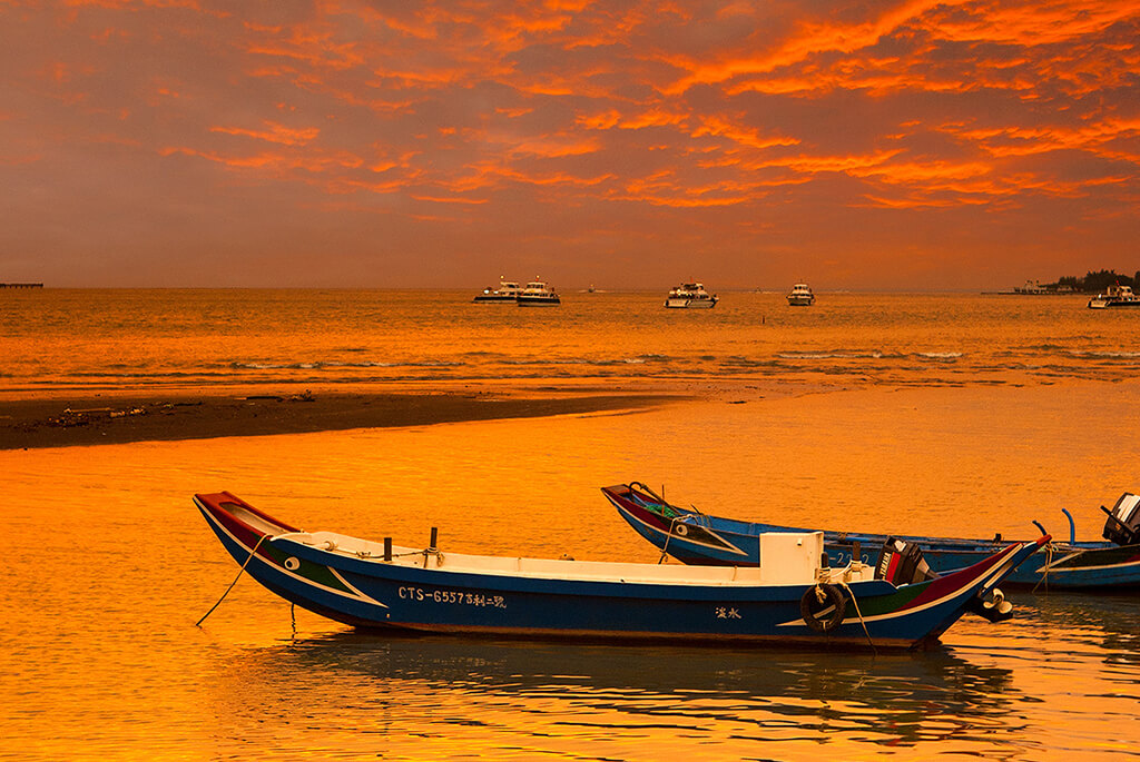 Danshui River Bank Tour 