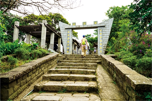 Yinghanling(Tough Man Peak)Mountain pathway